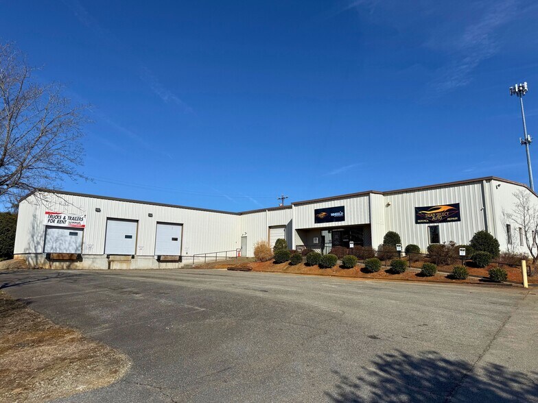 1071 Boulder Rd, Greensboro, NC à louer - Photo principale – Image 1 sur 9