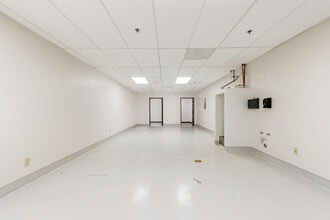 2338 E Anaheim St, Long Beach, CA à louer Photo intérieure– Image 1 sur 1