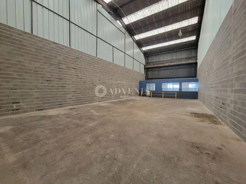 Local d'activités dans Woippy à vendre - Photo de l’immeuble – Image 2 sur 6