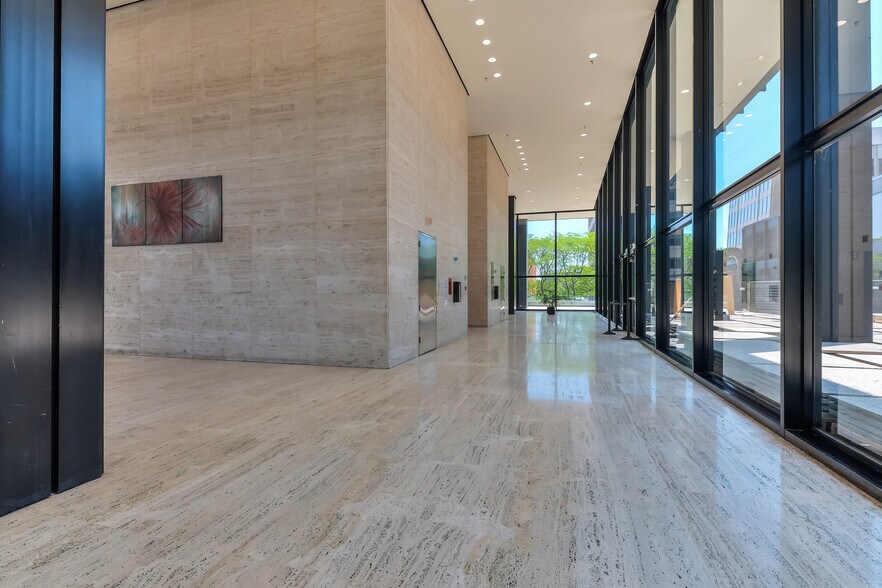 1 Westmount, Westmount, QC à louer - Photo de l’immeuble – Image 3 sur 3