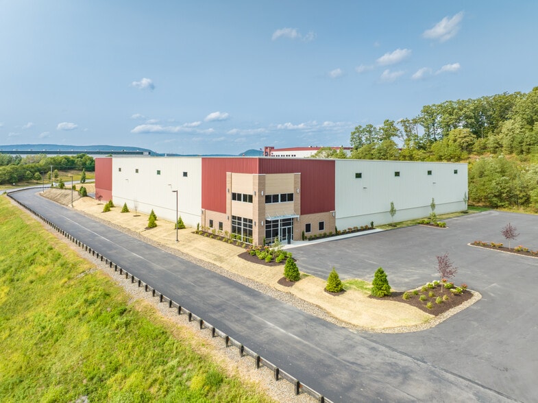 151-191 Enterprise Way, Pittston Township, PA à louer - Aérien – Image 1 sur 5