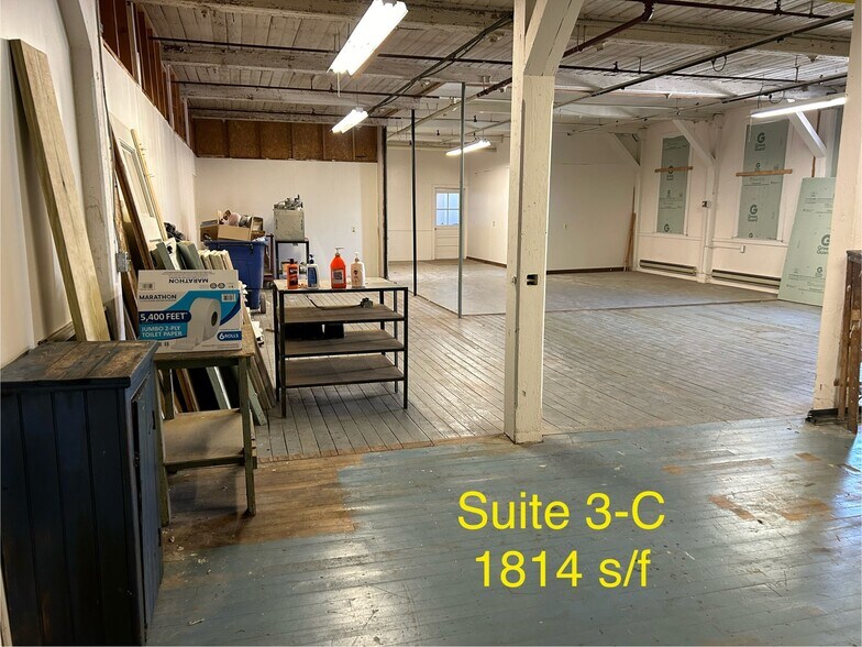 30 Echo Lake Rd, Watertown, CT à louer - Photo intérieure – Image 3 sur 12