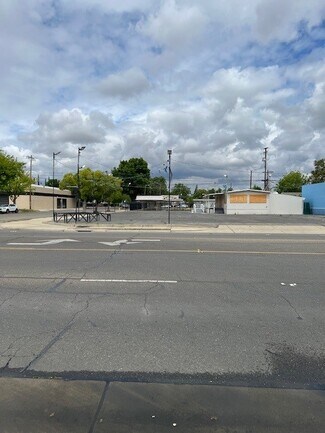 Plus de détails pour 61 W 16th St, Merced, CA - Bureau à vendre