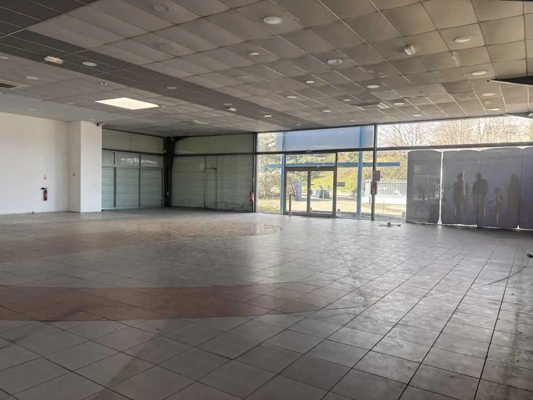 Bureau dans Saint-Étienne à louer Photo intérieure– Image 1 sur 6