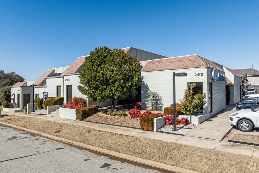 2421 Wilcox Dr, Norman, OK à louer - Photo de l’immeuble – Image 1 sur 26