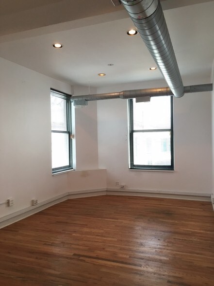 1811 St. Johns Ave, Highland Park, IL à louer - Photo intérieure – Image 3 sur 3