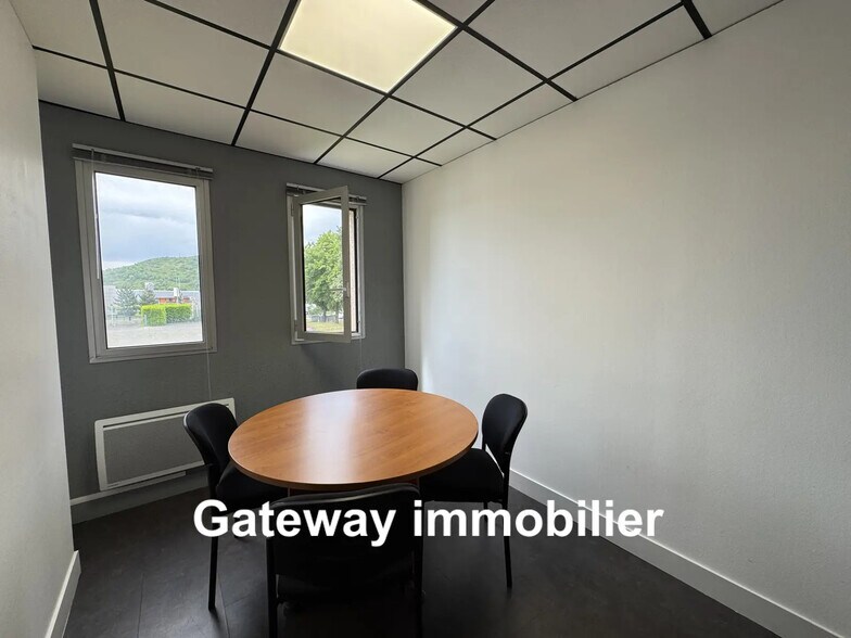 Bureau dans Clermont-Ferrand à louer - Photo de l’immeuble – Image 3 sur 13