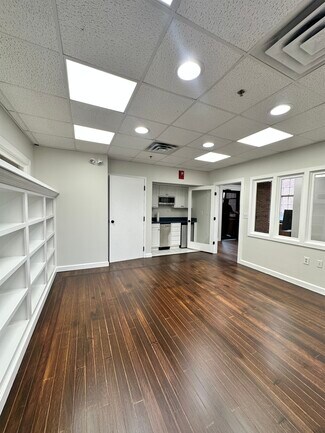 Plus de détails pour 12 Damonmill Sq, Concord, MA - Bureau à louer