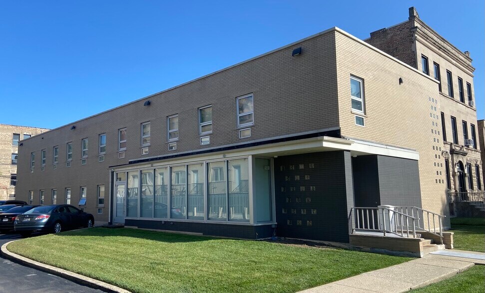 6127 S University Ave, Chicago, IL à louer - Photo de l’immeuble – Image 1 sur 10