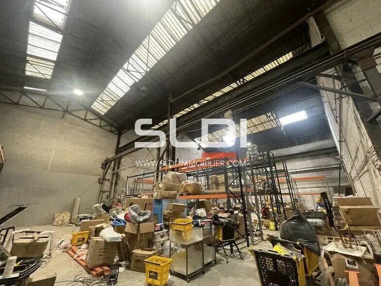 Local d’activités dans Vénissieux à louer - Photo de l’immeuble – Image 3 sur 6