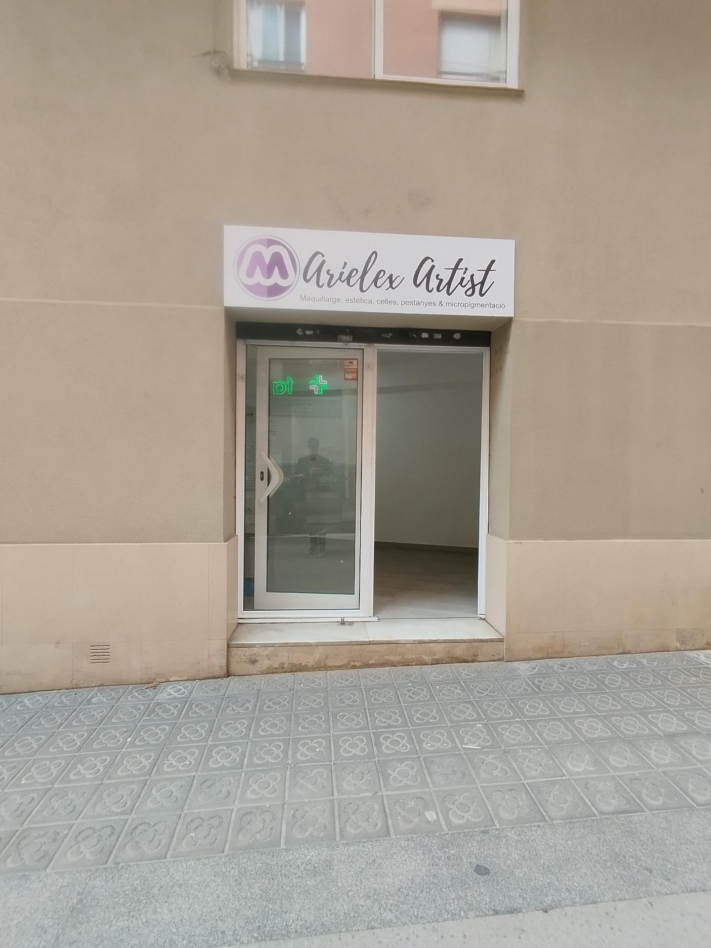 Local commercial dans Barcelone, Barcelona à louer Photo de la construction– Image 1 sur 9