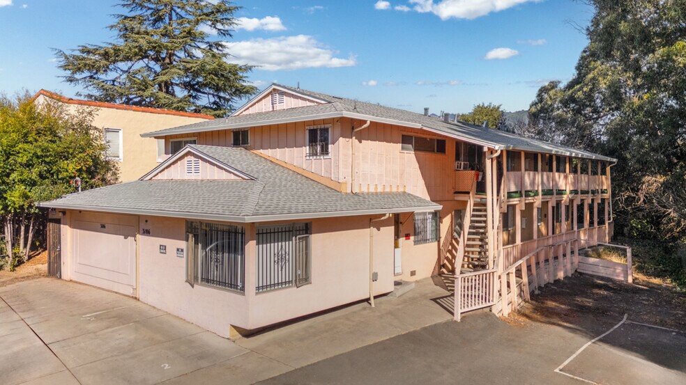 3186 McKillop Rd, Oakland, CA à vendre - Photo de l’immeuble – Image 3 sur 14