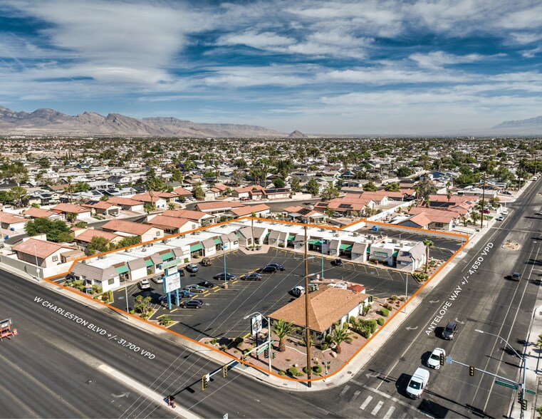 7000-7034 W Charleston Blvd, Las Vegas, NV à vendre - Photo de l’immeuble – Image 1 sur 10