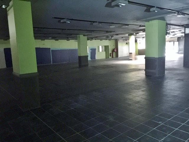 Plus de détails pour Local commercial à vendre