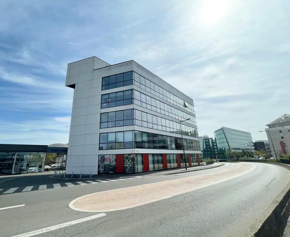 Bureau dans Orléans à louer Photo principale– Image 1 sur 8