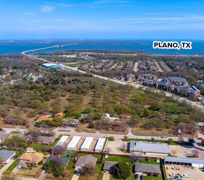 502 N Shady Shores Dr, Lake Dallas, TX à vendre - Photo de l’immeuble – Image 2 sur 7