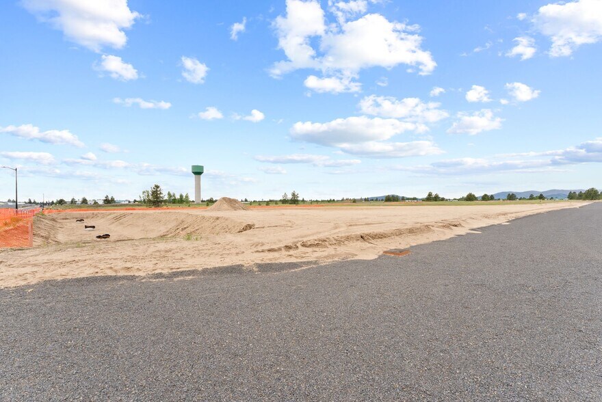 1401-1481 N Cedar Rd, Deer Park, WA à louer - Photo de l’immeuble – Image 1 sur 7