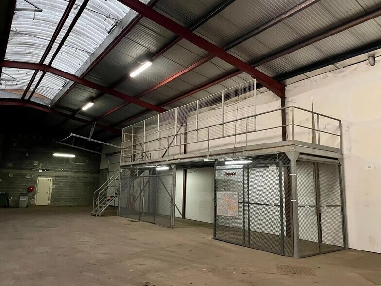 Local d'activités dans Collégien à vendre - Photo intérieure – Image 1 sur 4