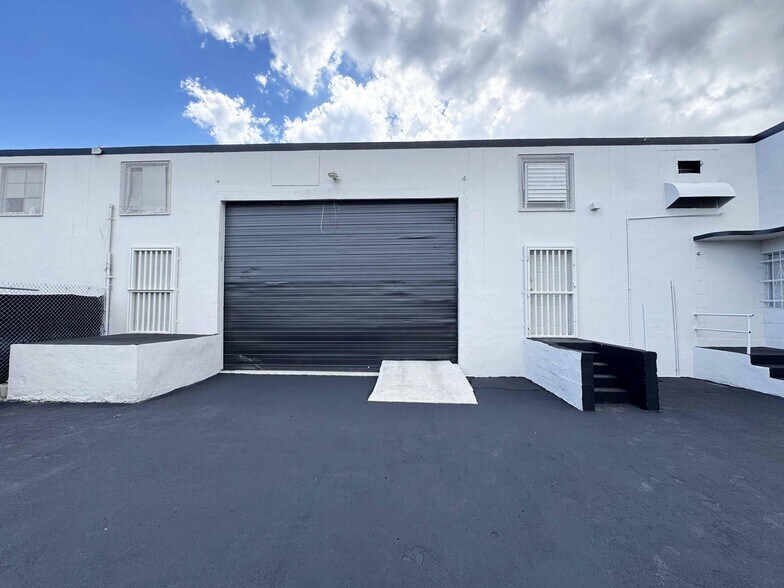 286-288 NE 67th St, Miami, FL à louer - Photo de l’immeuble – Image 2 sur 4