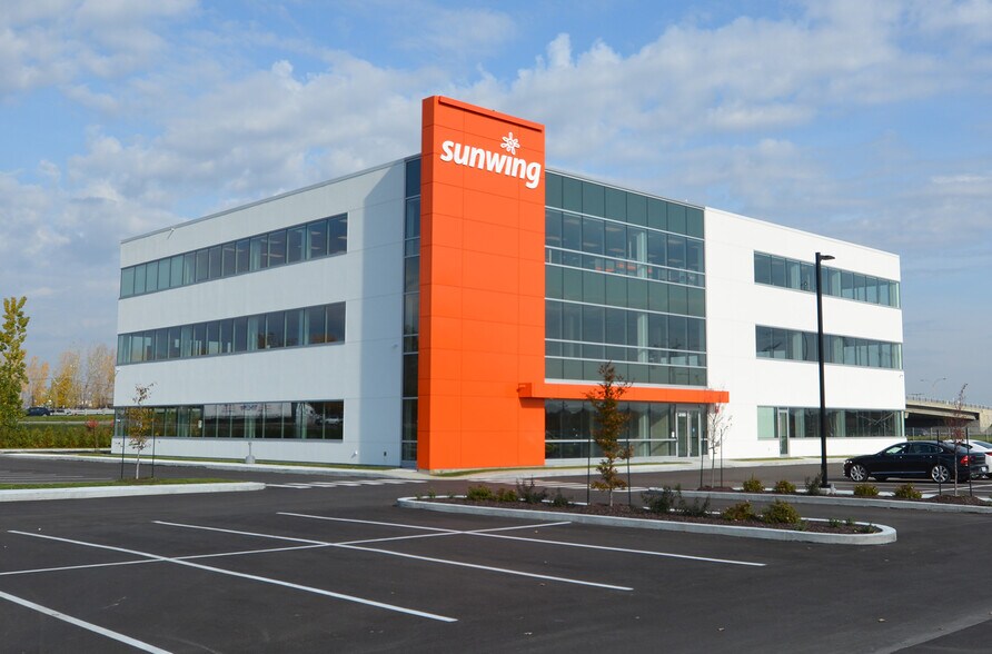 3105 Pl Louis-R.-Renaud, Laval, QC à louer - Photo de l’immeuble – Image 2 sur 13