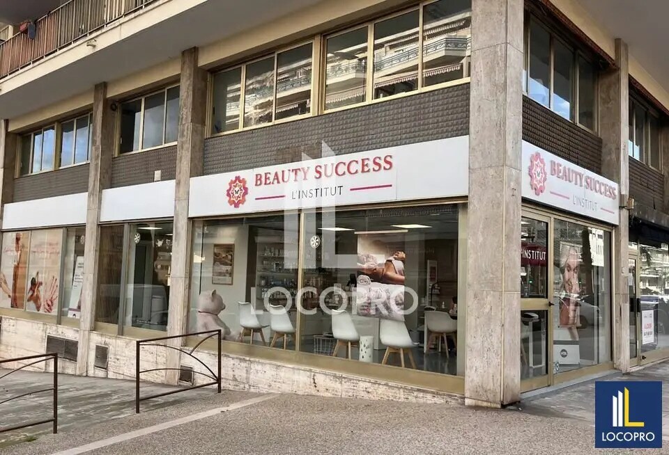 Local commercial dans Le Cannet à louer Photo de l’immeuble– Image 1 sur 7