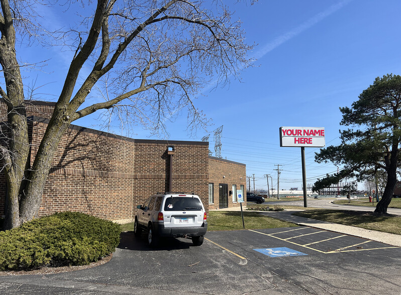 1340-1400 E Higgins Rd, Elk Grove Village, IL à louer - Photo de l’immeuble – Image 1 sur 7