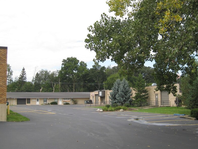 22290 N Hillview Dr, Barrington, IL à louer - Photo de l’immeuble – Image 2 sur 5