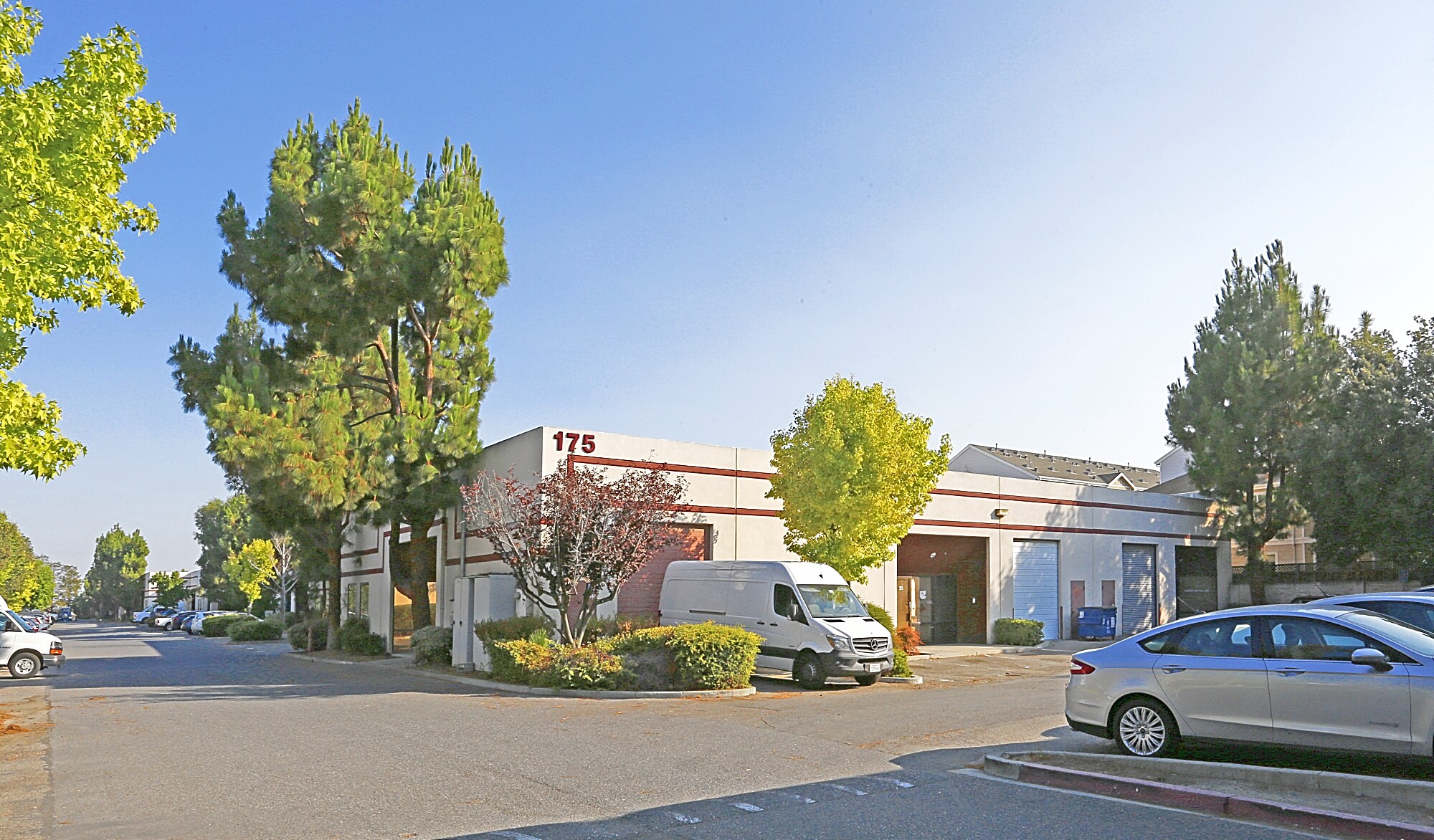 175 Lewis Rd, San Jose, CA à louer Photo principale– Image 1 sur 4
