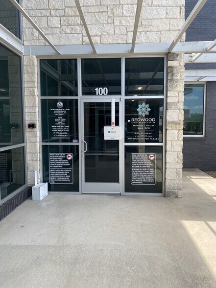 13000 Josey Ln, Farmers Branch, TX à louer - Photo de l’immeuble – Image 2 sur 17