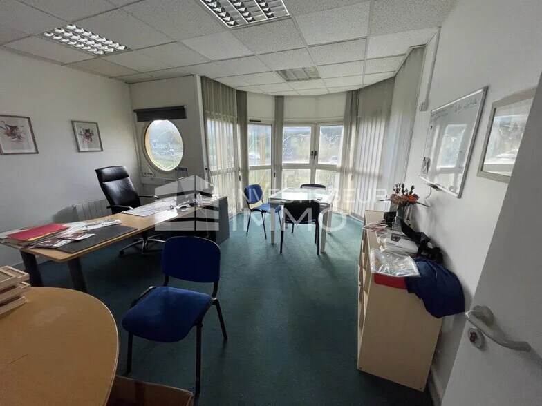 Local commercial dans Vulaines-sur-Seine à vendre - Photo de l’immeuble – Image 3 sur 7