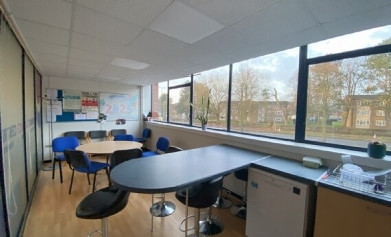 Raynesway, Derby à louer - Photo intérieure – Image 3 sur 10