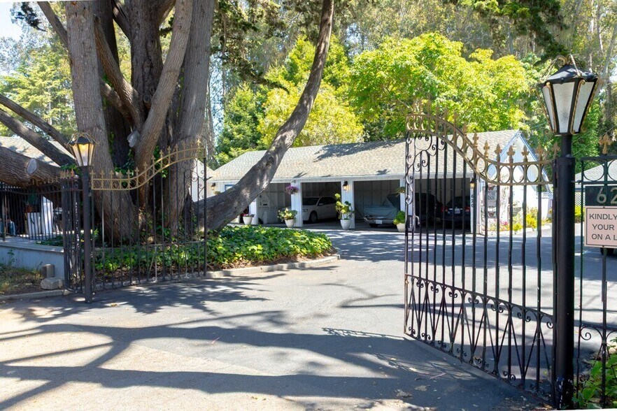 620 El Salto Dr, Capitola, CA à vendre - Photo de l’immeuble – Image 2 sur 47