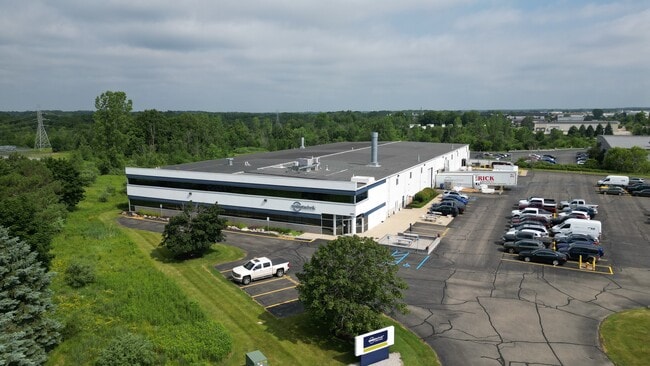 Plus de détails pour 3881 N Greenbrooke Dr SE, Grand Rapids, MI - Industriel/Logistique à vendre