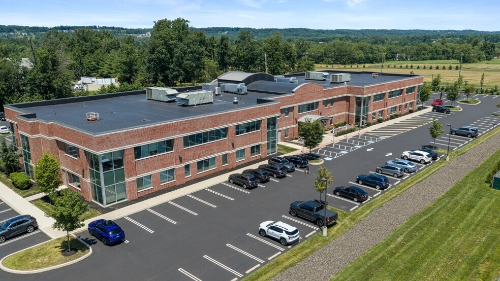 160 New Britain Blvd, Chalfont, PA à vendre - Photo de l’immeuble – Image 2 sur 40