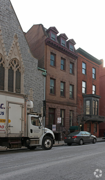 809 Cathedral St, Baltimore, MD à louer - Photo de l’immeuble – Image 3 sur 35