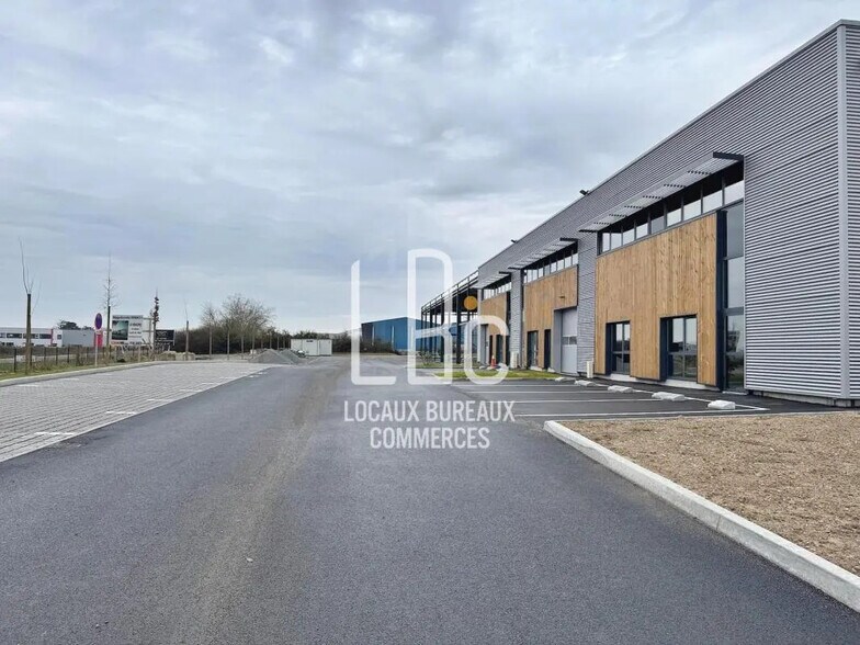 Local d’activités dans Basse-Goulaine à louer - Photo de l’immeuble – Image 3 sur 24
