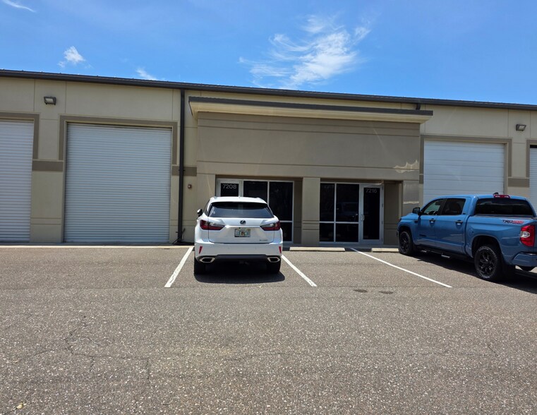 7208 114th Ave, Largo, FL à vendre - Photo de l’immeuble – Image 2 sur 7