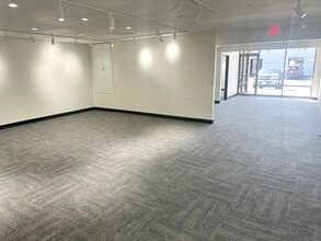 1440 S State College Blvd, Anaheim, CA à louer Photo intérieure– Image 1 sur 8