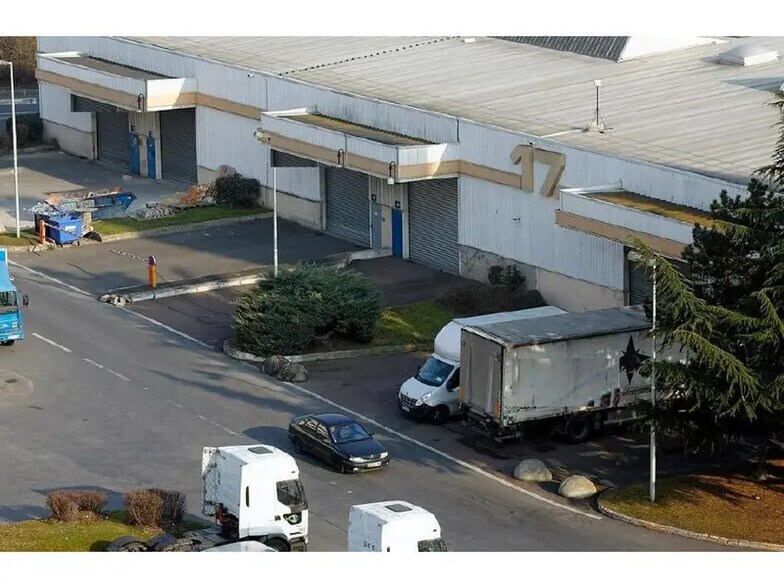 Industriel/Logistique dans Aulnay-sous-Bois à louer - Photo de l’immeuble – Image 1 sur 7