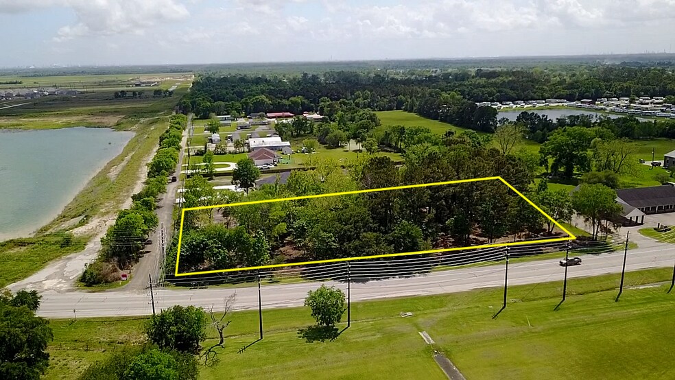 832 FM 1942, Crosby, TX à vendre - Photo de l’immeuble – Image 3 sur 9