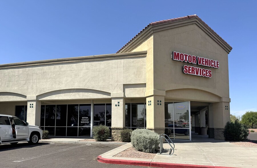 12370 N 83rd Ave, Peoria, AZ à louer - Photo de l’immeuble – Image 3 sur 7