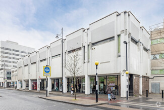 Plus de détails pour Stewards Walk, Romford - Local commercial à louer
