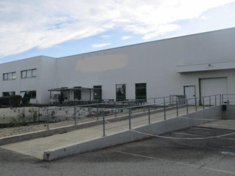 Industriel/Logistique dans La Crèche à louer - Photo de l’immeuble – Image 3 sur 5