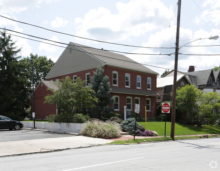 320 W Front St, Media, PA à louer - Photo principale – Image 1 sur 30