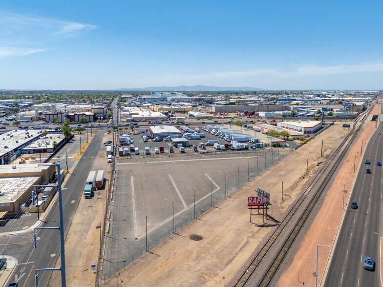 2340 W Encanto Blvd, Phoenix, AZ à louer - Photo de l’immeuble – Image 3 sur 5
