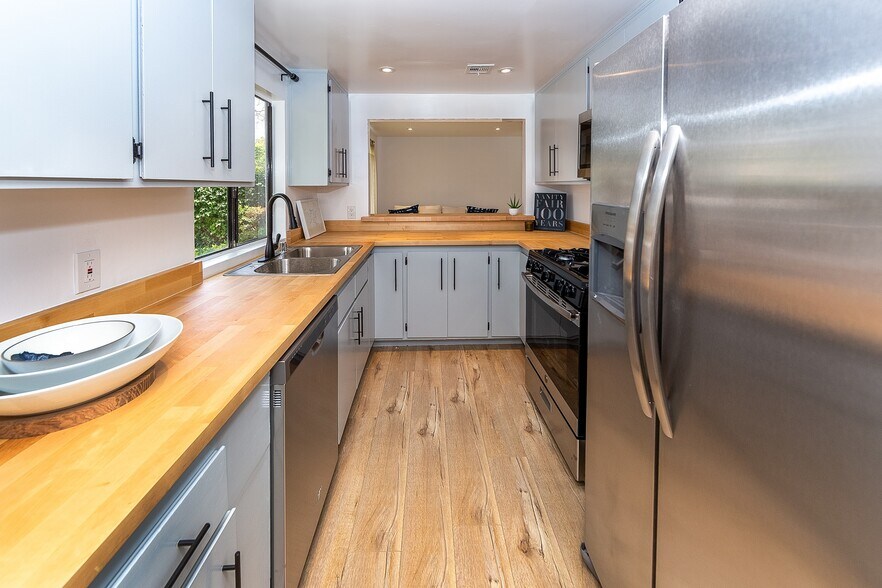2634 Dalton Ave, Los Angeles, CA à vendre - Photo intérieure – Image 3 sur 11