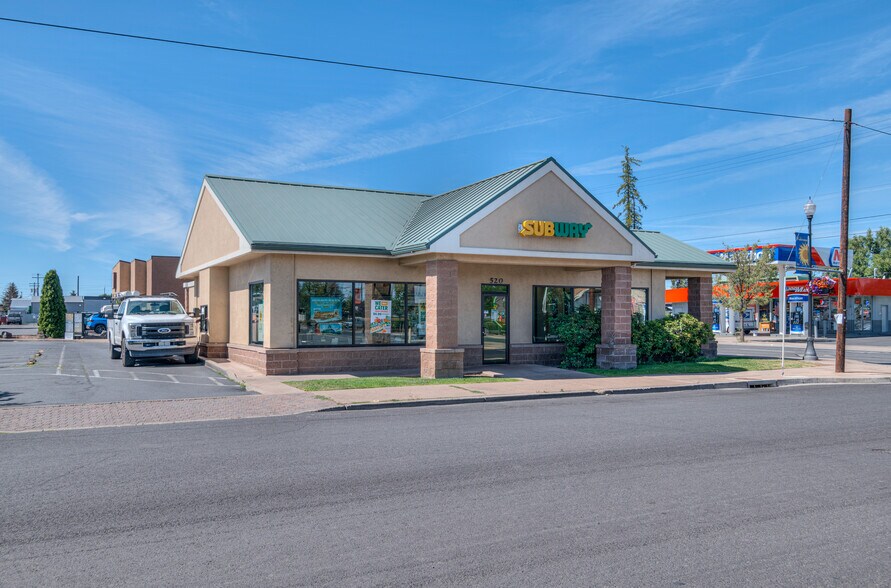 520 NW Fir Ave, Redmond, OR à vendre - Photo de l’immeuble – Image 2 sur 7