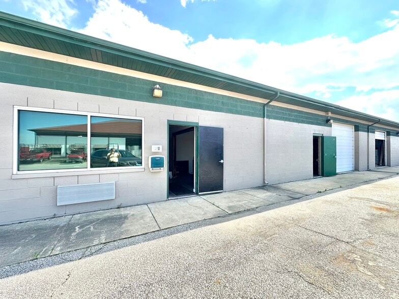 769-771 N Madison St, Crown Point, IN à louer - Photo de l’immeuble – Image 1 sur 16