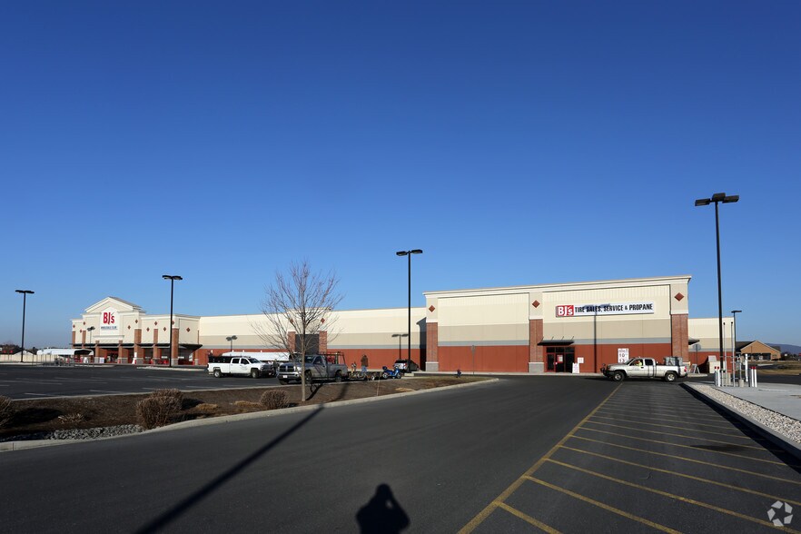 520 Gateway Ave, Chambersburg, PA à louer - Photo de l’immeuble – Image 3 sur 7