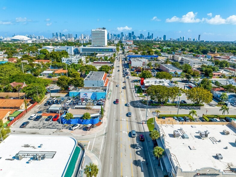 2935 SW 8th St, Miami, FL à vendre - Photo de l’immeuble – Image 3 sur 9